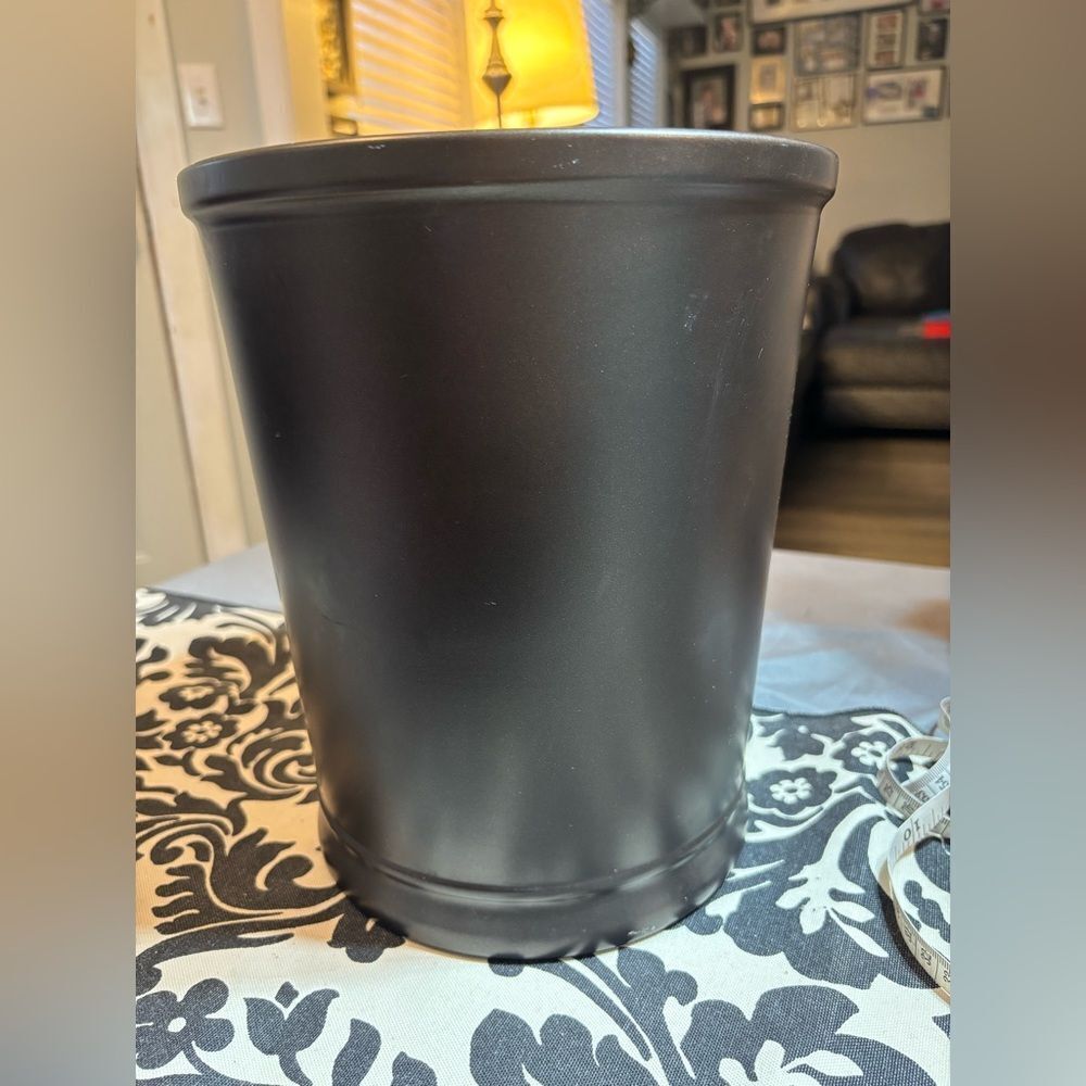 NEW iDesign 10” Small Round Metal Trash Can - Wastebasket